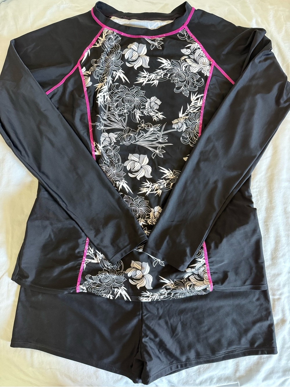 Daci Black Floral 2 piece Long-Sleeve Rash Guard Swim Top & Shorts W/ Pink Trim
